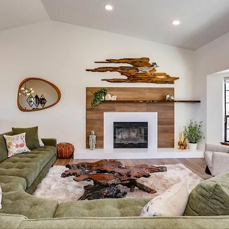 Breathtaking Roadrunner Heights Villa